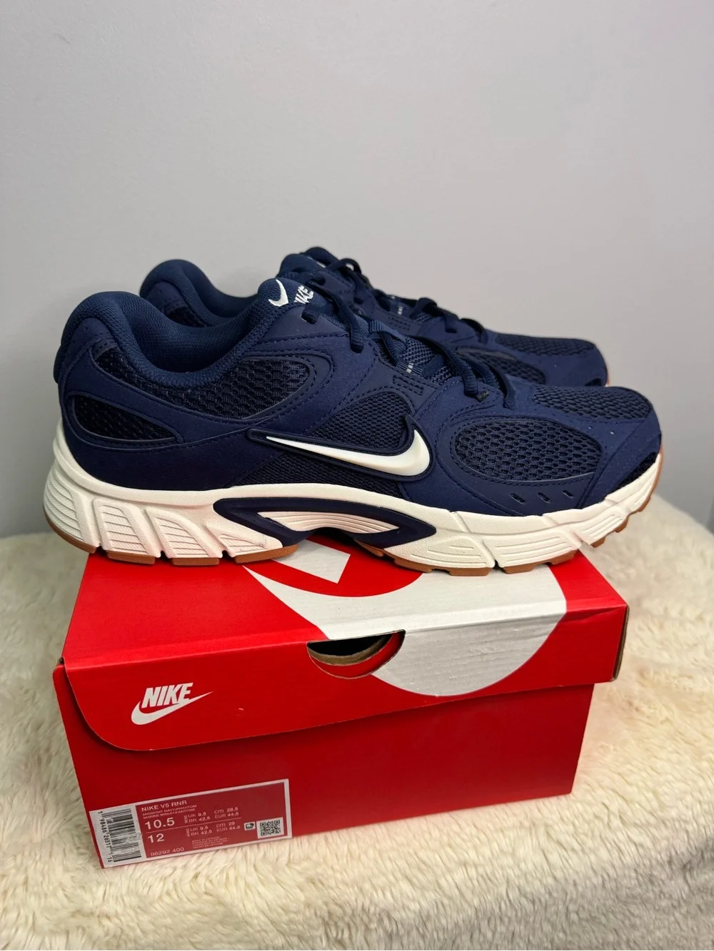 Nike V5 RNR Midnight Navy/Phantom/Gum Low Top Mesh Sneakers II6292-400
